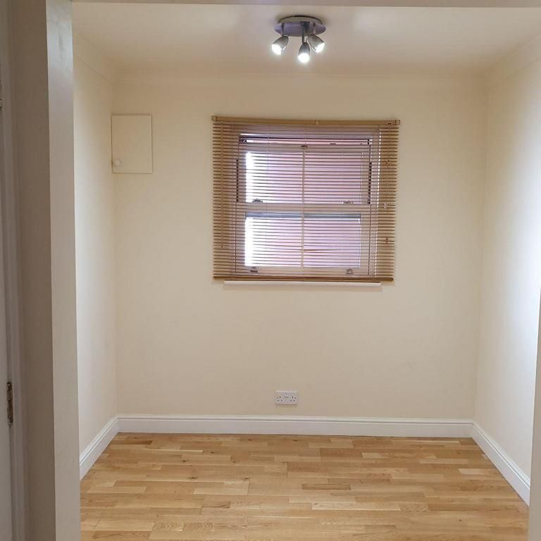 2 bedroom house to rent - Photo 1