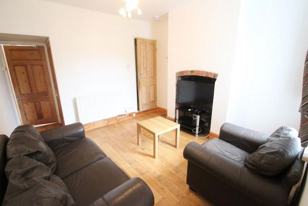 3 bedroom terraced house to rent - Photo 1