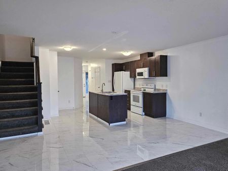 For Lease - 209 Woodmeadow Court, Kitchener, Ontario - Photo 3