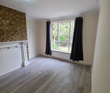 4 Bed Detached House, Auckland Gardens, SE19 - Photo 2
