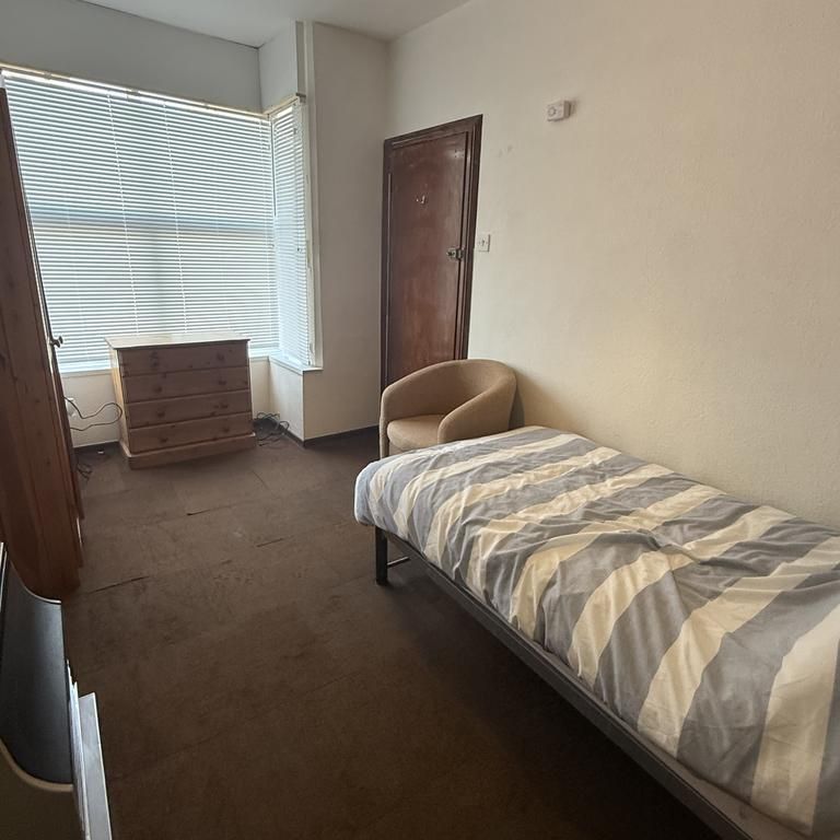 5 bedroom house share to rent - Photo 1