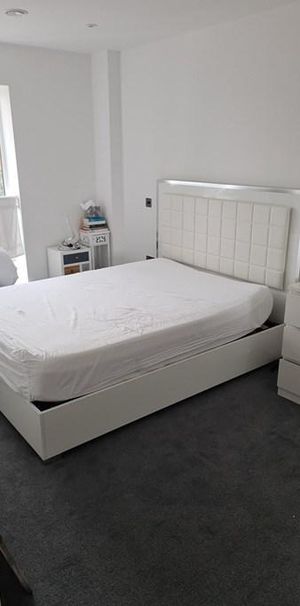 1 bedroom in a flat share to rent - Photo 1