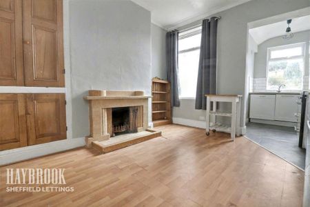 3 bedroom terraced house to rent - Photo 3