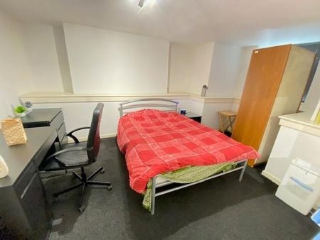 4 bedroom terraced house to rent - Photo 4