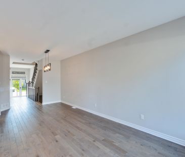 For Lease - 760 Carnelian Crescent, Blossom Park - Airport and Area... - Photo 4
