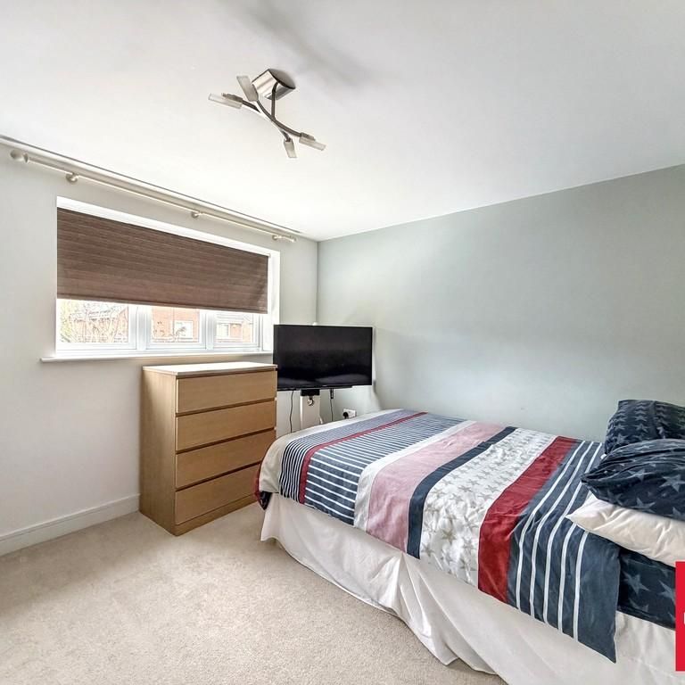 5 bedroom detached house to rent - Photo 1