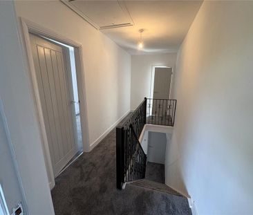 2 bedroom terraced house to rent - Photo 4