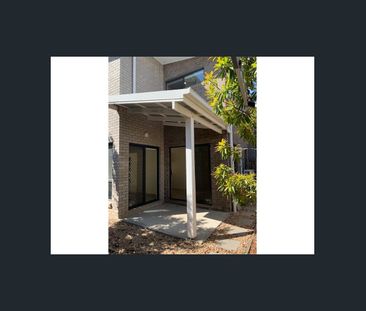 DUAL MODERN OCCUPANY HOME !!! - Photo 6