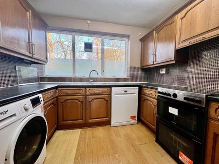 3 bedroom end of terrace house to rent - Photo 5