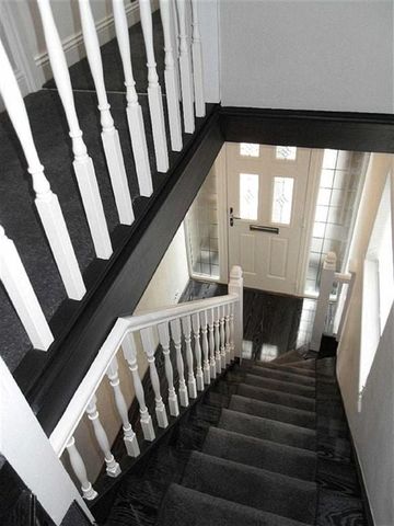 3 Bed Semi-Detached House, Sidcup Road, SE12 - Photo 2