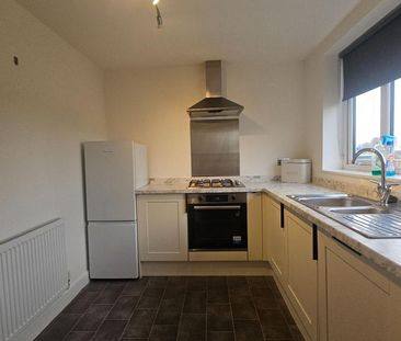 2 bedroom ground floor flat to rent - Photo 5