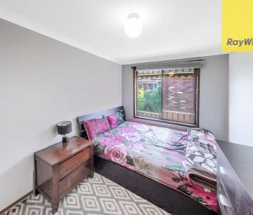 “Charming 2-Storey Five Bedroom Family Home in a Tranquil Leumeah L... - Photo 5