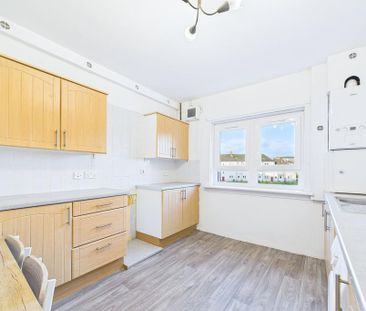 3 bedroom flat to rent - Photo 1