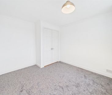 3 bedroom Detached house to rent - Photo 5