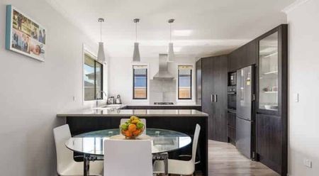 3 Bedroom Home in Omaka - Photo 4