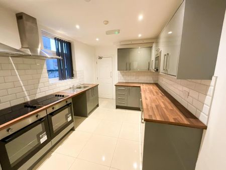 1 bedroom in a house share to rent - Photo 5