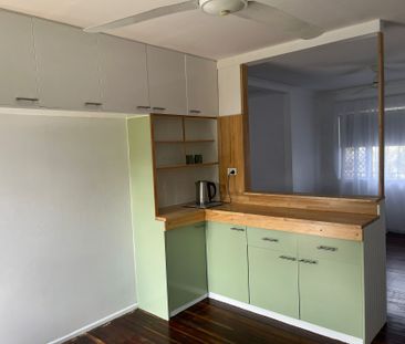 Newly refreshed and ready to move in - Photo 2