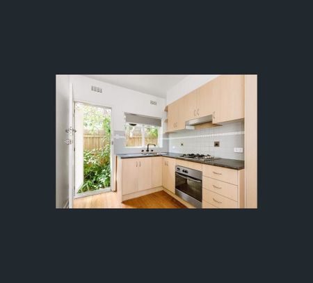 2/384 Auburn Road, Hawthorn, Vic 3122 - Photo 3