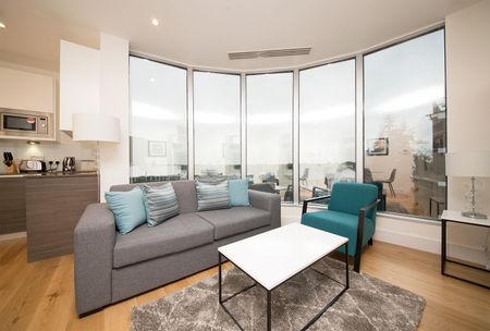 Staines Road, Hounslow, TW3 - Photo 2