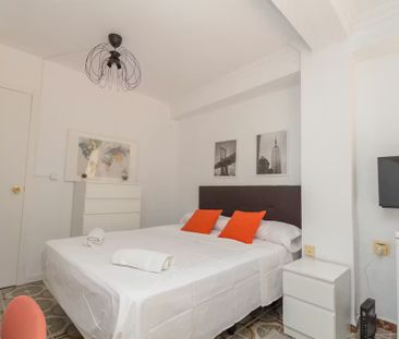 Pasaje Pezuela, Málaga, Andalusia 29010 - Photo 4