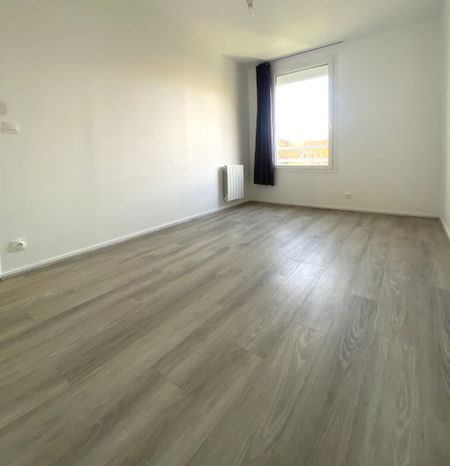 Location Appartement 3 pièces 66m² - Photo 3