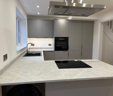 Culverwell Road, Bristol - Photo 2