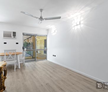 Renovated ground floor poolside unit in the hub of Edge Hill - Photo 1