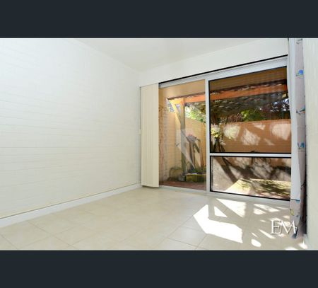 3/12 Onslow Road, Shenton Park, WA 6008 - Photo 2