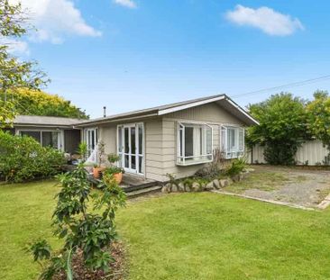 Modern 3-Bedroom Home in the Heart of Dinsdale - Photo 4