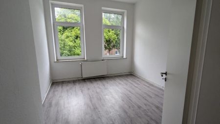 4,5-Zimmer-Wohnung mit zwei Badezimmern - sofort bezugsfrei - Photo 2