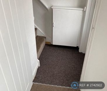 3 bedroom terraced house to rent - Photo 6