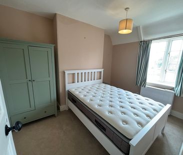 2 bedroom semi-detached property to rent - Photo 2