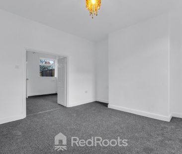 2 bedroom end of terrace house to rent - Photo 2