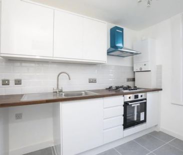 1 Bed Flat, Beechfield Road, SE6 - Photo 3