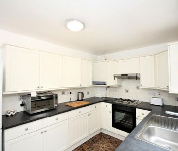 4 bedroom terraced house to rent - Photo 5