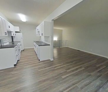 6010B 58A Street - Photo 2