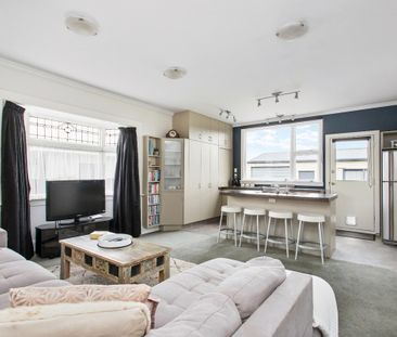 Spacious Character Home – Huge Bedrooms & Open-Plan Living - Photo 1