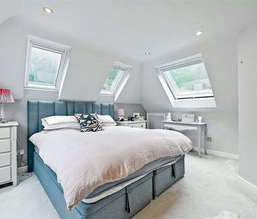 This beautifully presented modern detached home is situated in the ... - Photo 5