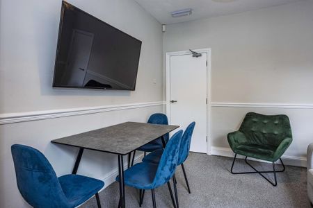 4 bedroom terraced house to rent - Photo 4