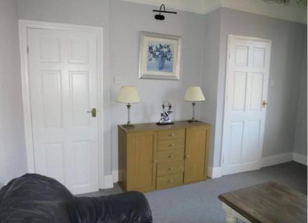 2 Bed Terraced House, Longroyd Avenue, LS11 - Photo 5