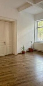 Apartament cu 4 camere in vila P+1 la parter - Fotografie 3