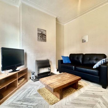 Harold Grove - X 4 ROOMS AVAILABLE, - Photo 1