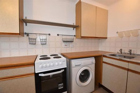 1 bedroom flat to rent - Photo 4
