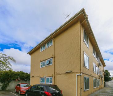 Two Bedroom Ground Floor Apartment in Ideal Location. - Photo 1
