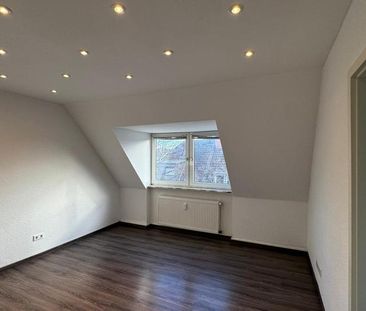 Moderne helle Wohnung 2ZKDB Erstbezug saniert Dachgeschoss Inrath - Photo 1