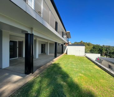 Stunning modern 2 bedroom studio with incredible water views - Photo 1