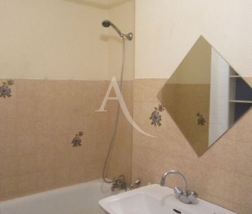 Location Appartement 2 pièces 35m² FONTENAY LE COMTE 85200 - Photo 4