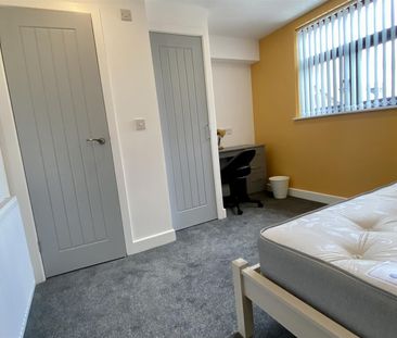 To Let - Photo 4