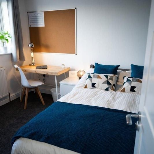 Room in a Shared House, Salisbury Street, NG9 - Photo 1