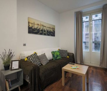 Calle del Caballero de Gracia, Madrid, Community of Madrid 28013 - Photo 6